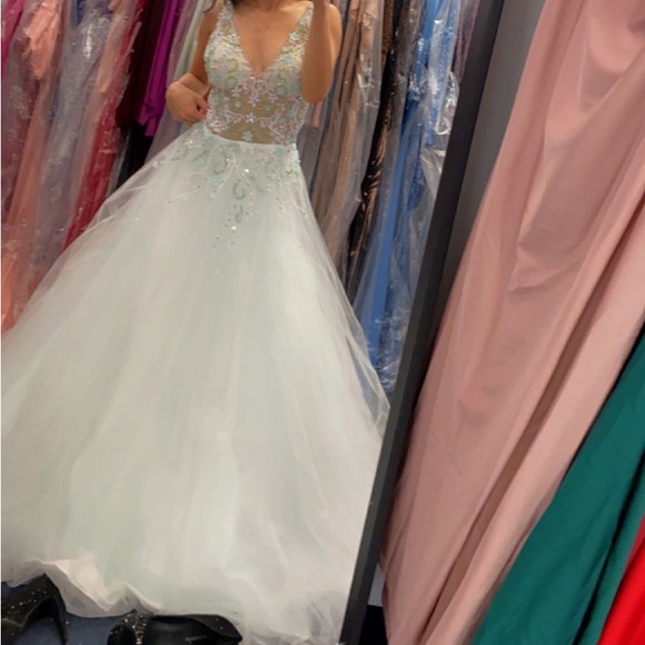 Sweet 16 Quince Dress - Picture 1 of 2